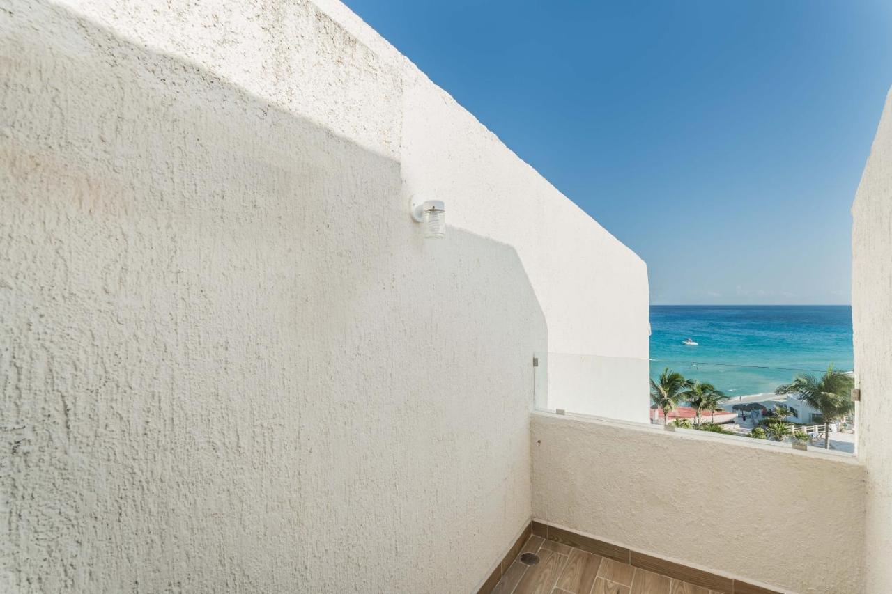 Beachview & Balcony 3905 Cancún