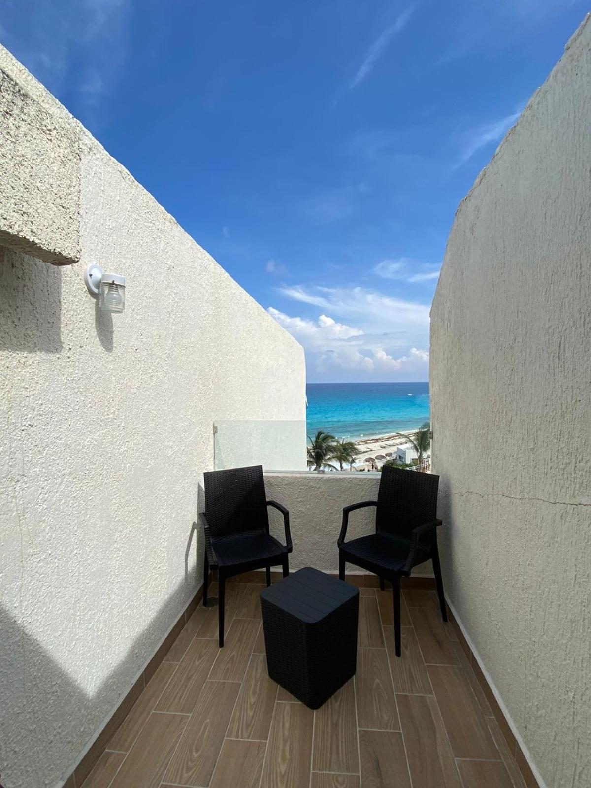 Beachview & Balcony 3905